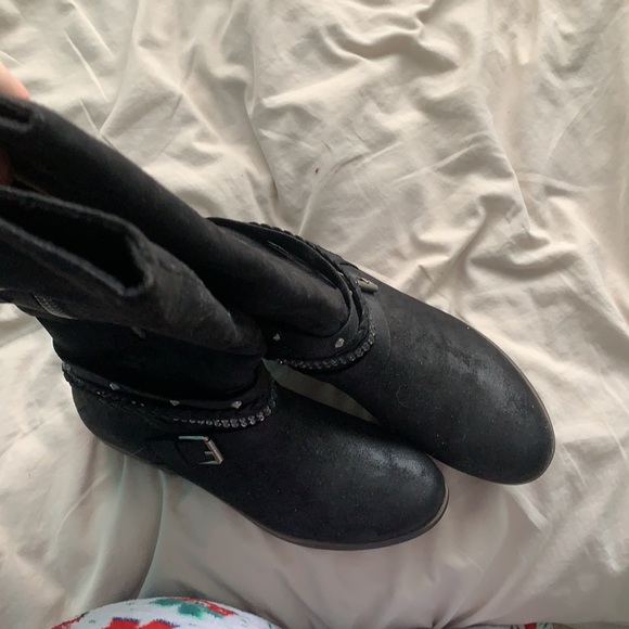 Black boots - Picture 2 of 6